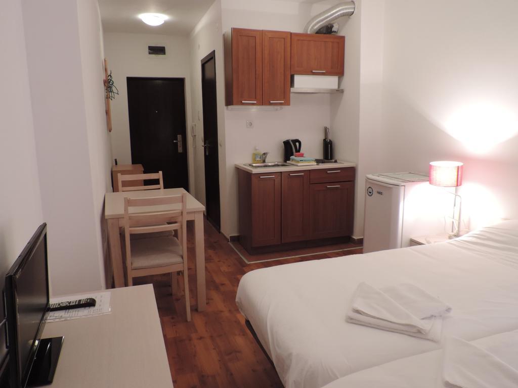Gondola Apartments & Suites Bansko Room photo