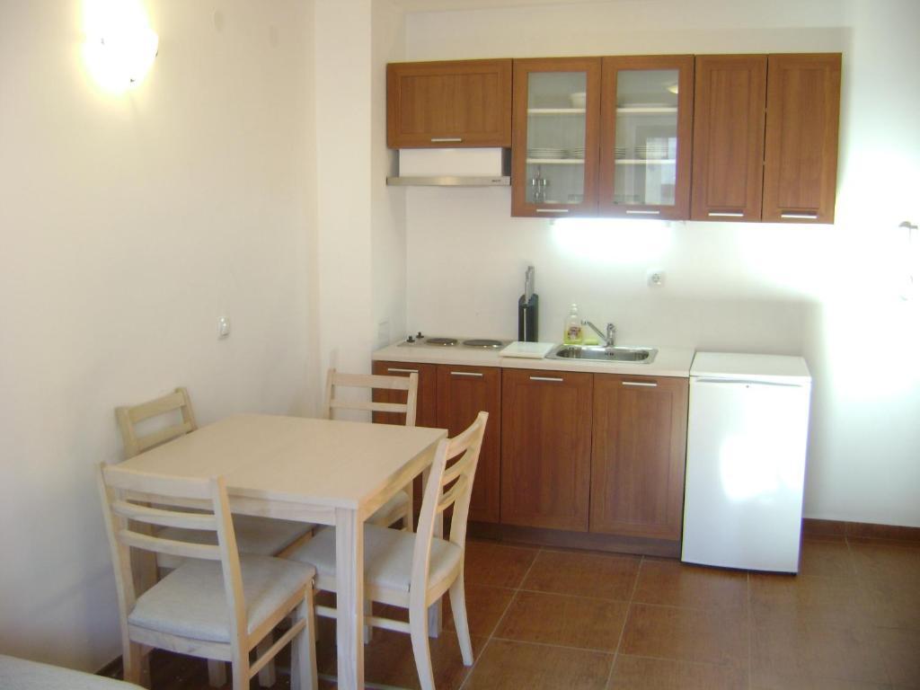 Gondola Apartments & Suites Bansko Room photo