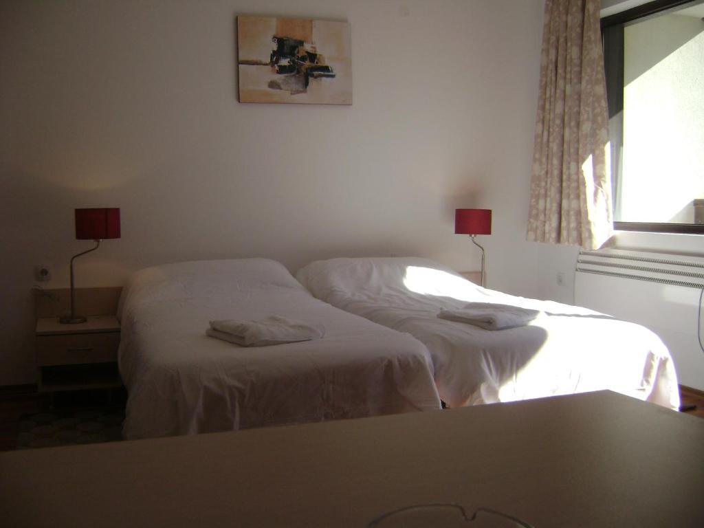 Gondola Apartments & Suites Bansko Room photo